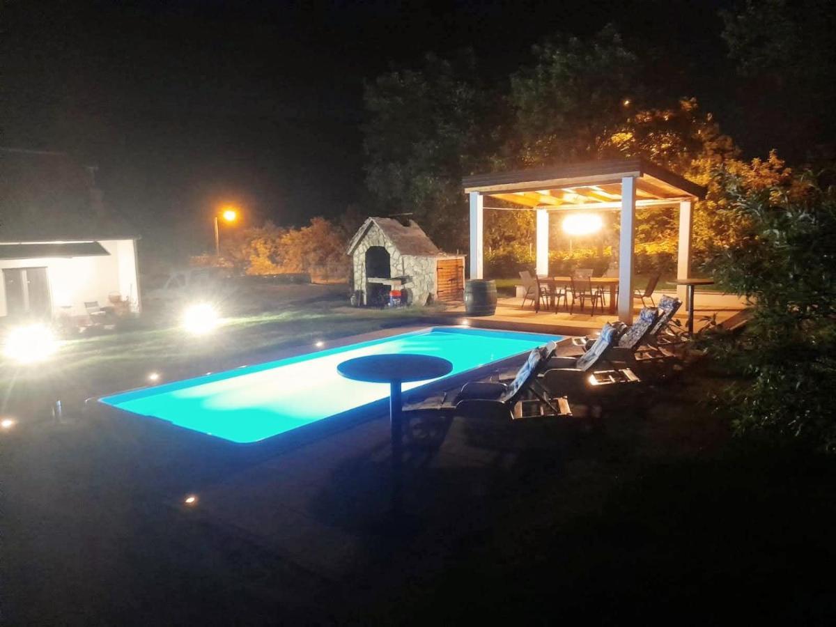 Villa Marie With Pool, Two Bedrooms For 4+2Kids Cavoglave Buitenkant foto